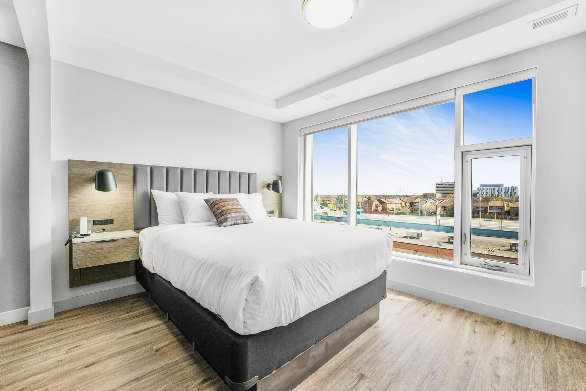 2 Bedroom Deluxe King/Queen Suite with Sofa Bed | Skye Residences